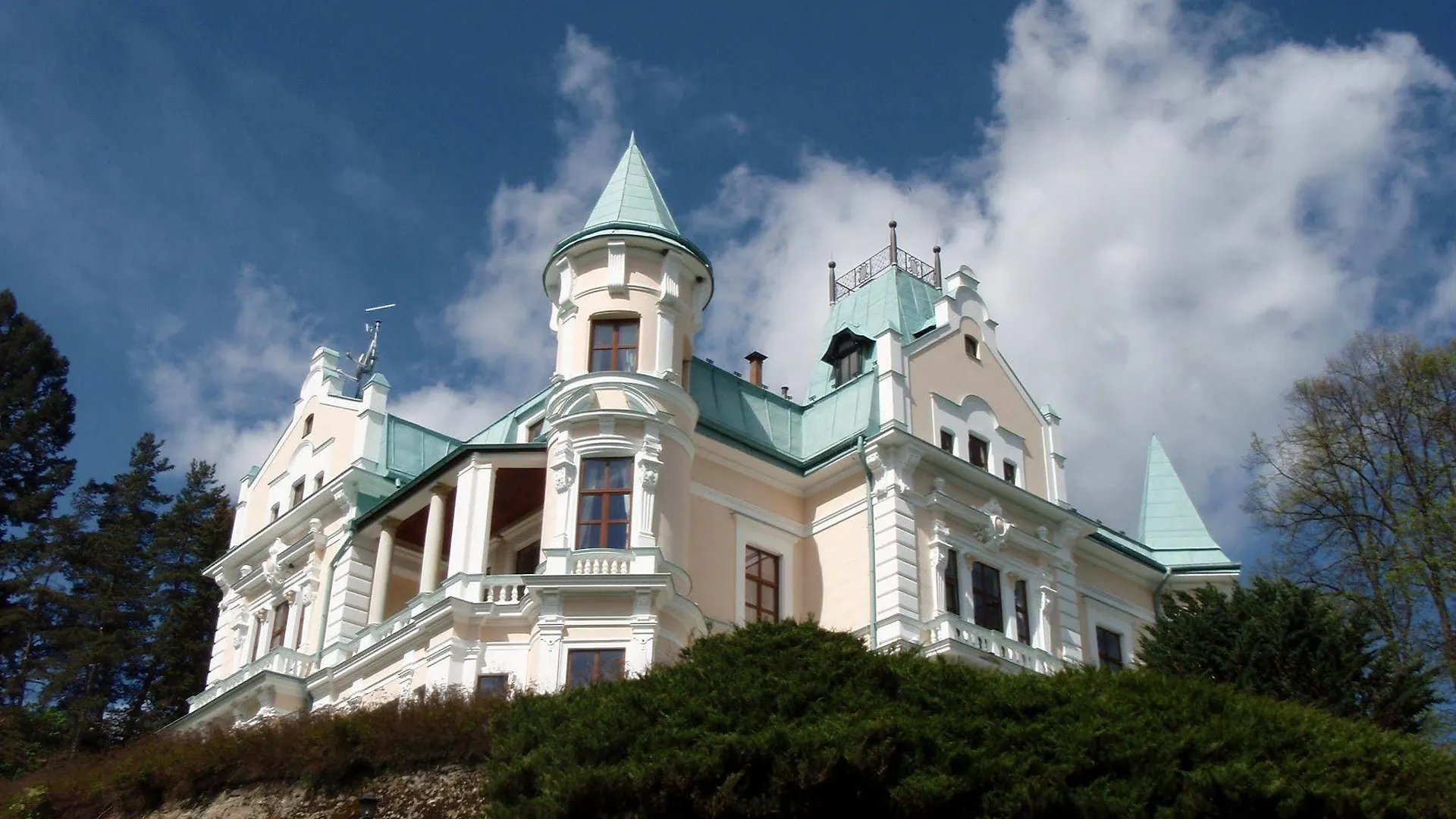 Отель Royal Golf Карловы Вары Чехия